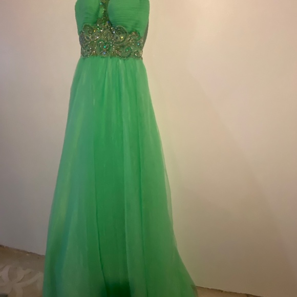 Spring green princess prom dress - Picture 7 of 9